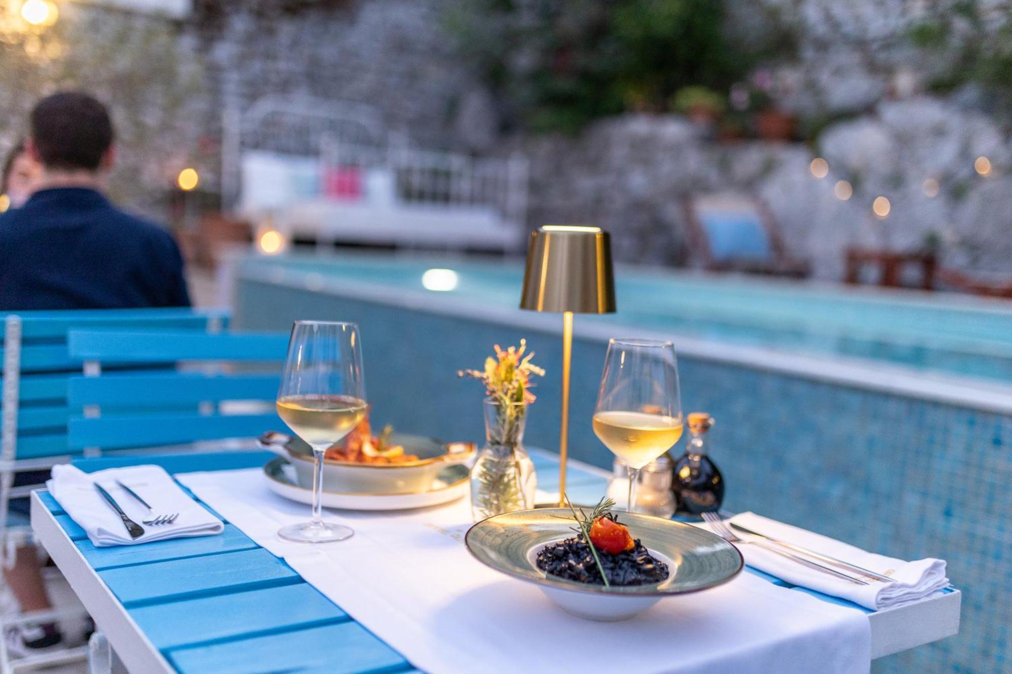 Boutique Hotel Capitano Herceg Novi Bagian luar foto